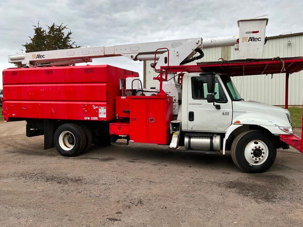 2006 INTERNATIONAL 75 FOOT ELEVATOR FORESTRY BUCKET TRUCK