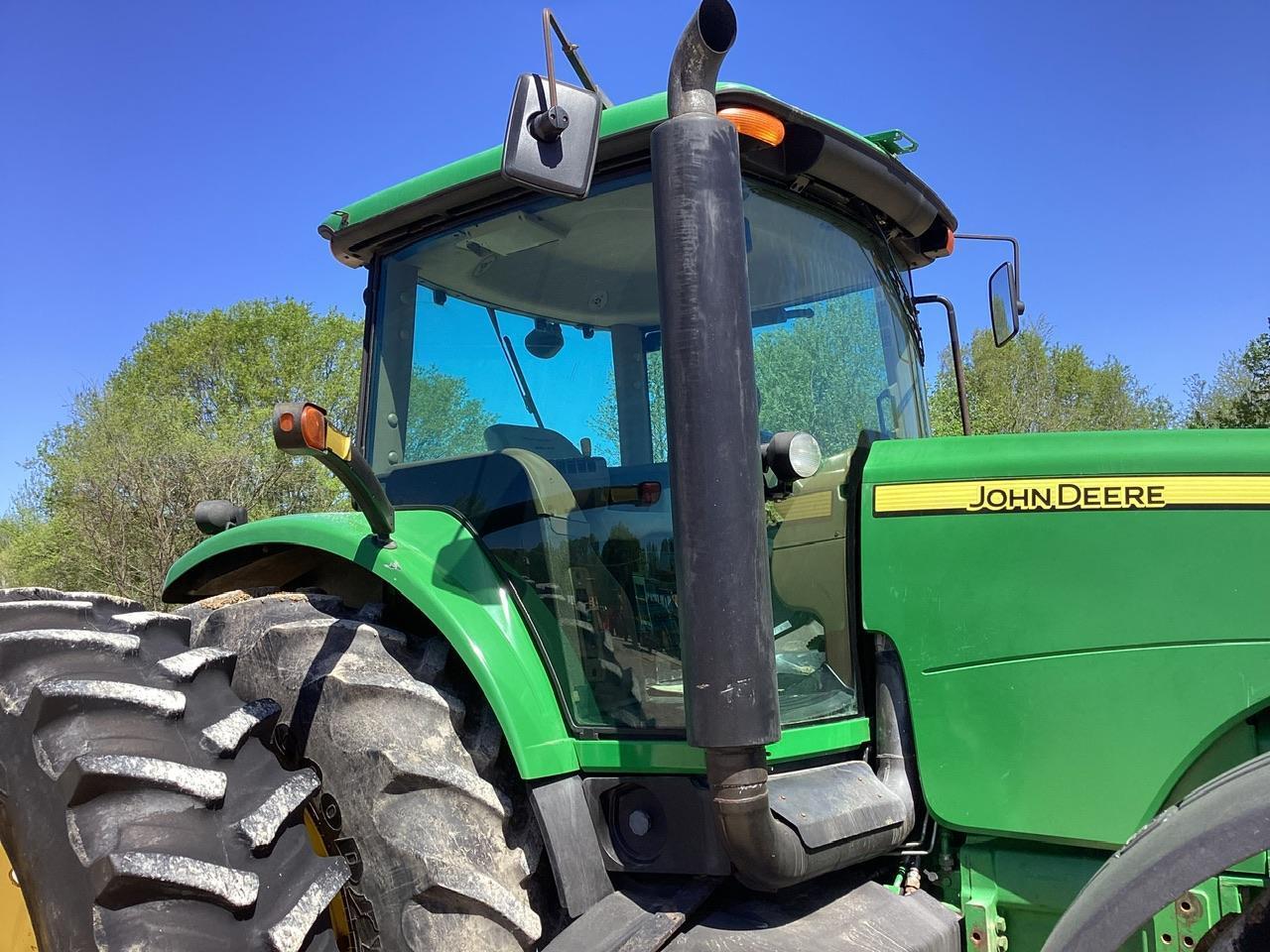 John Deere 8330 Tractor MFWD