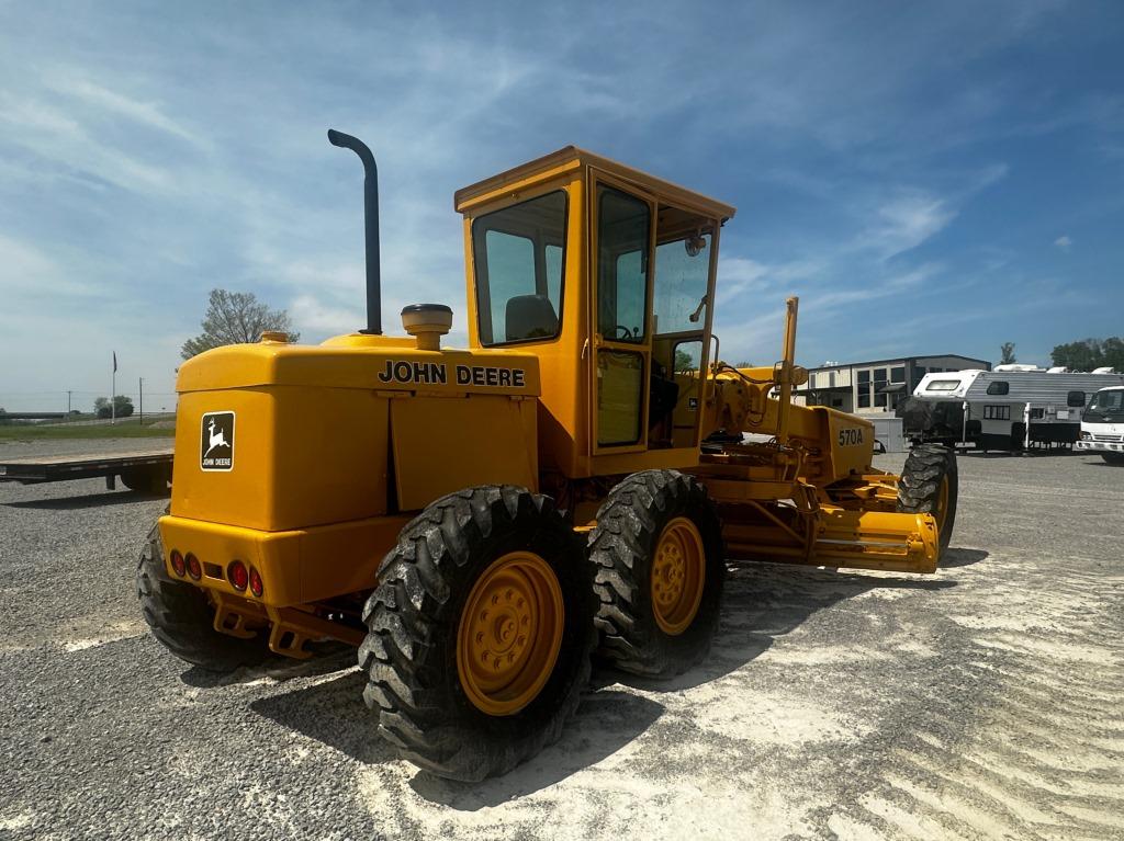 1981 JOHN DEERE 570A MOTOR GRADER