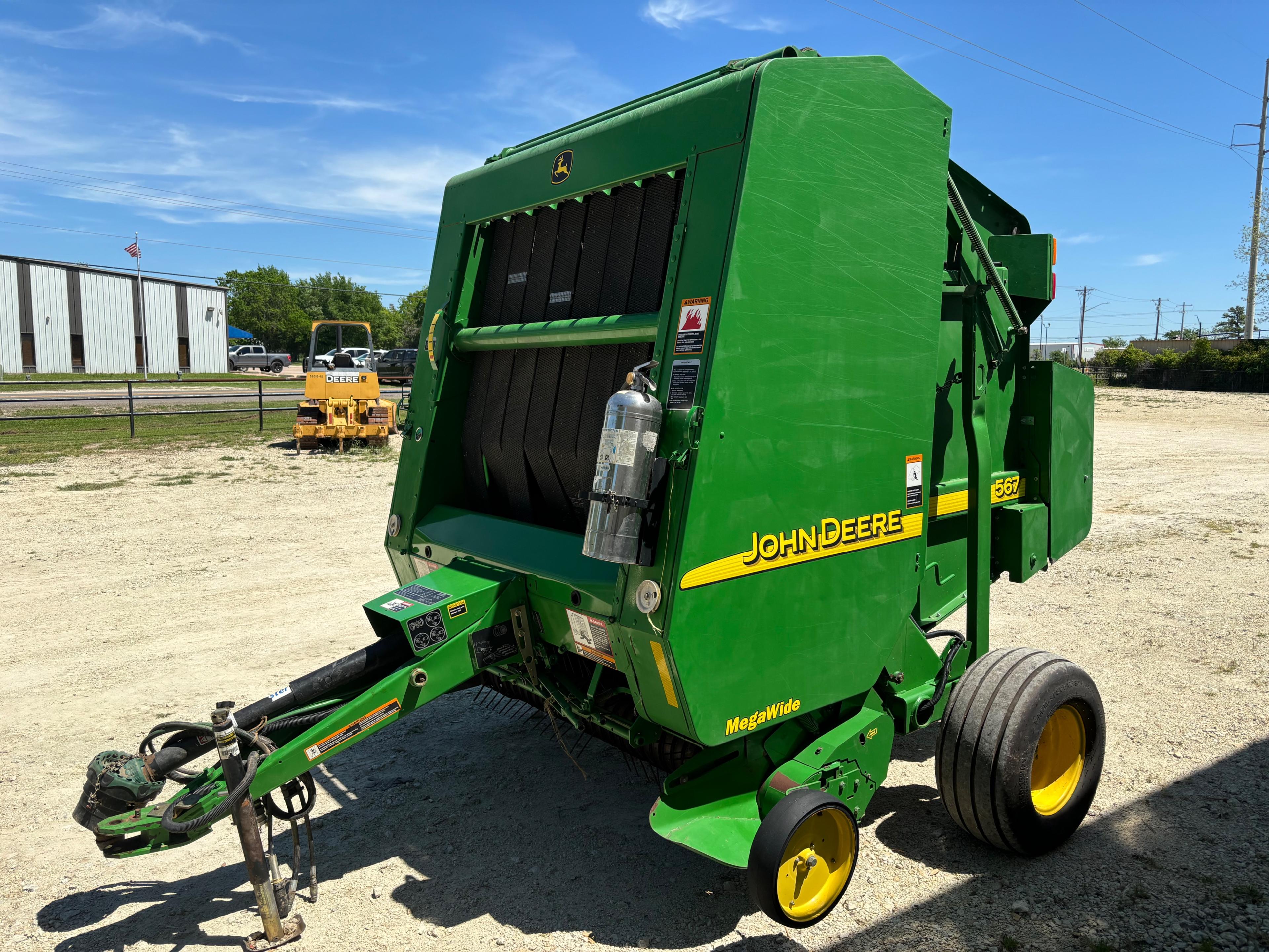 John Deere 567 Megawide Hay Baler