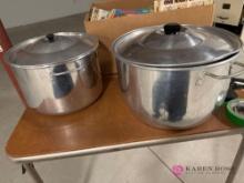 basement pair of stew, cooking pans