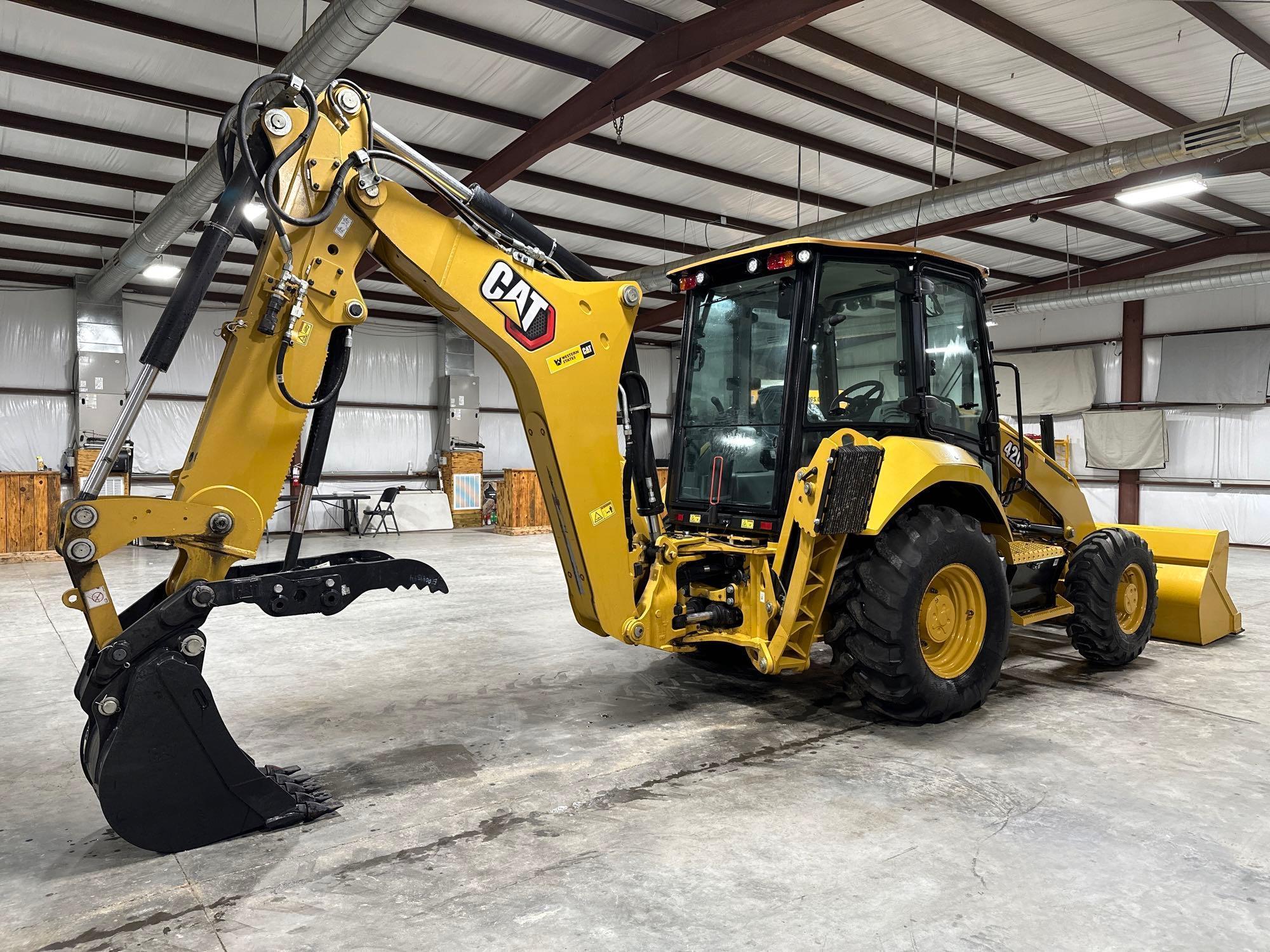 NEW/UNUSED 2023 Caterpillar 420 Backhoe Loader