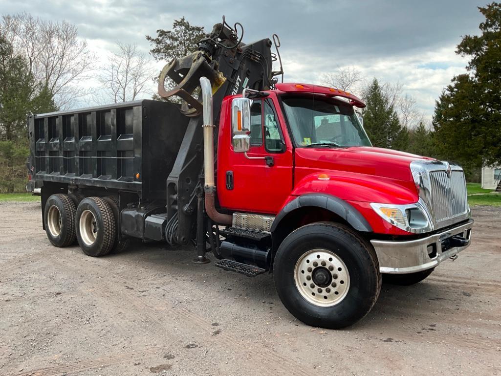 2003 INTERNATIONAL 7600 TANDEM AXLE GRAPPLE TRUCK