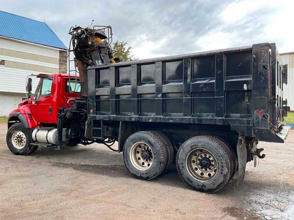 2003 INTERNATIONAL 7600 TANDEM AXLE GRAPPLE TRUCK