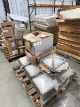 PALLET OF ASSORTED LIGHTING FIXTURES