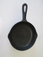 Vintage Wagner Ware 6 1/2" Cast Iron Skillet