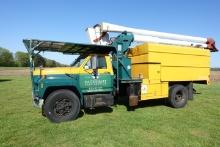 #5201 1993 FORD F700 BUCKET TRUCK 5.9 CUMMINS 40600 MILES 5 SP SPLIT REAR A