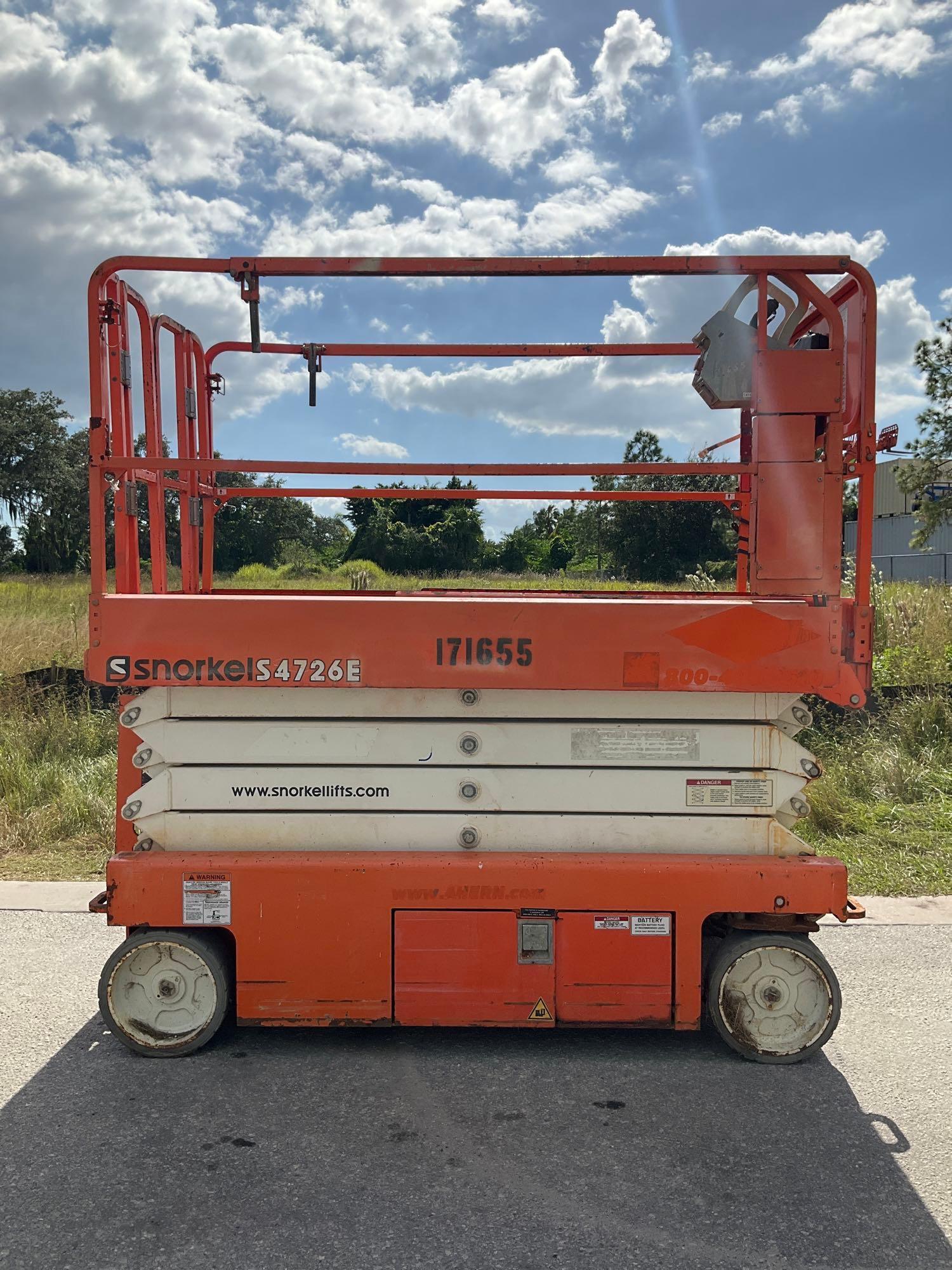 SNORKEL SCISSOR LIFT MODEL S4726E ANSI , ELECTRIC, APPROX MAX PLATFORM HEIGHT 26FT, NON MARKING T...