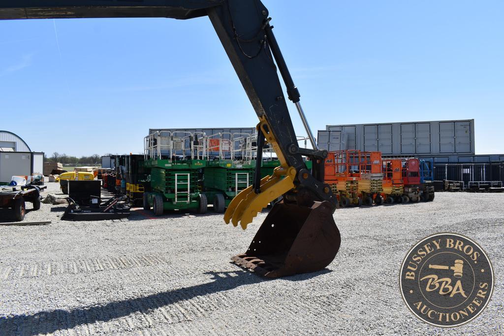 2012 DEERE 210G LC 25928