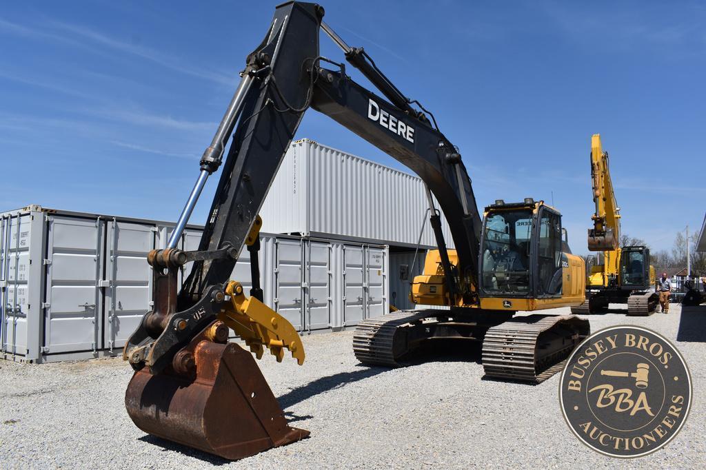 2012 DEERE 210G LC 25928