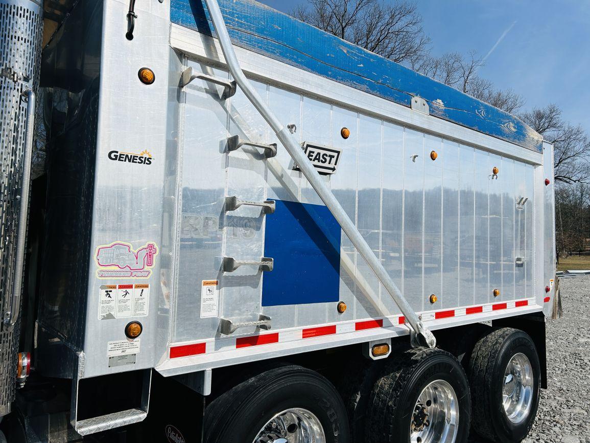 2020 PETERBILT 567 Tri-Axle Dump Truck