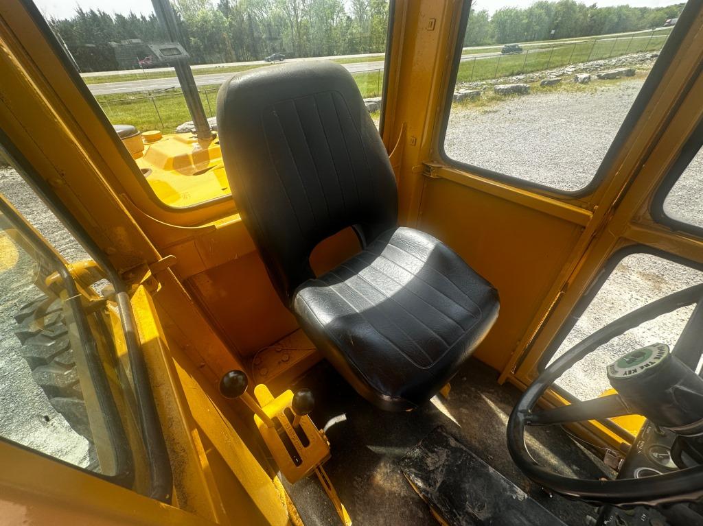 1981 JOHN DEERE 570A MOTOR GRADER