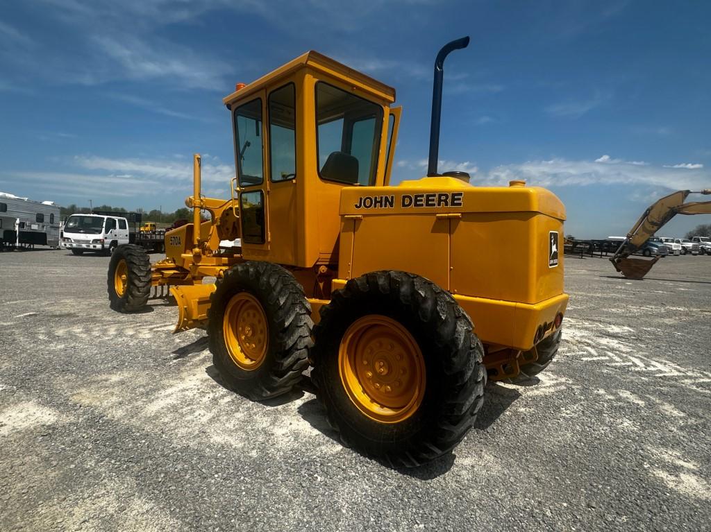 1981 JOHN DEERE 570A MOTOR GRADER