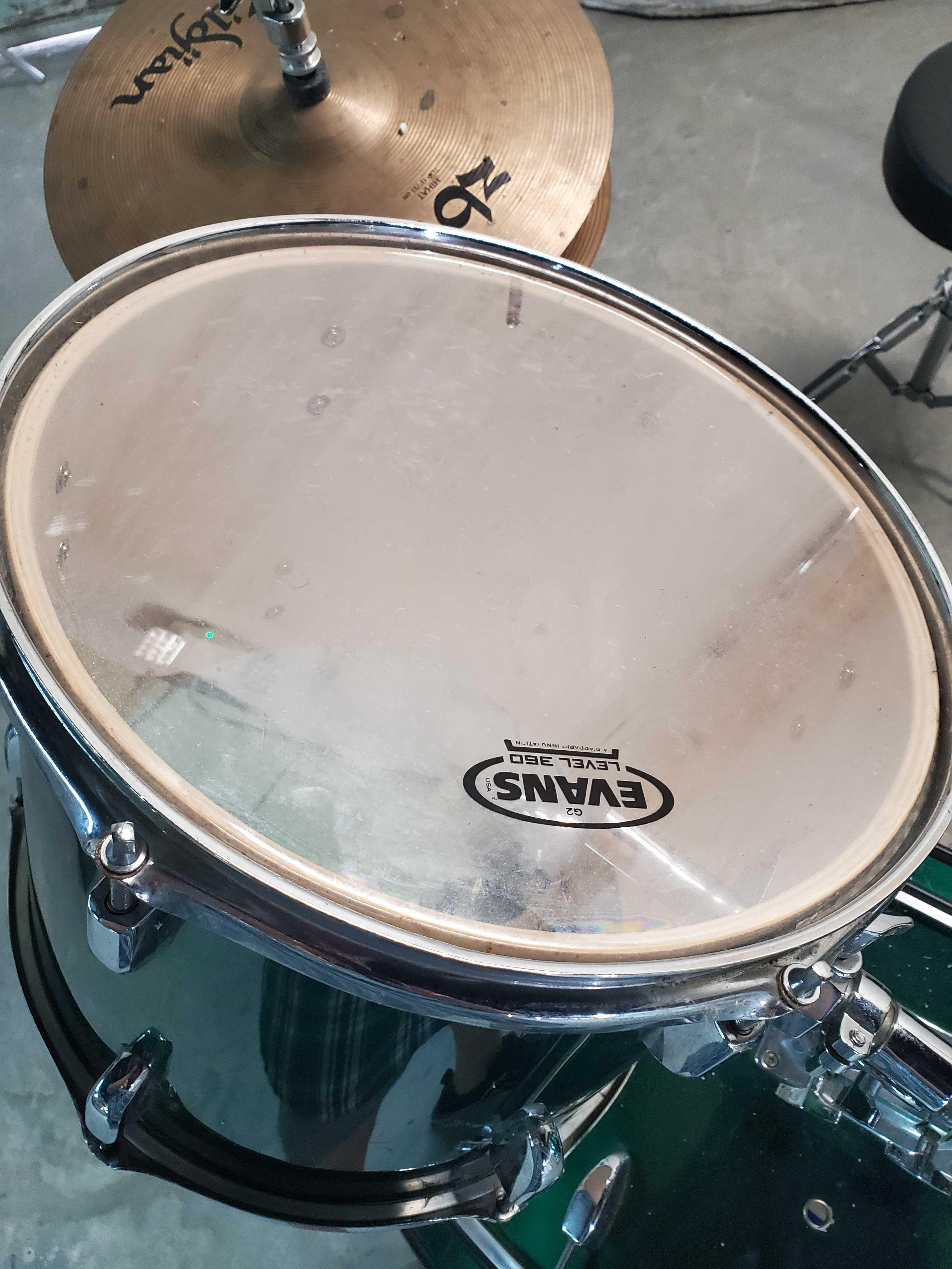 Evans Pine Green 5 Piece Drum Set With Extras