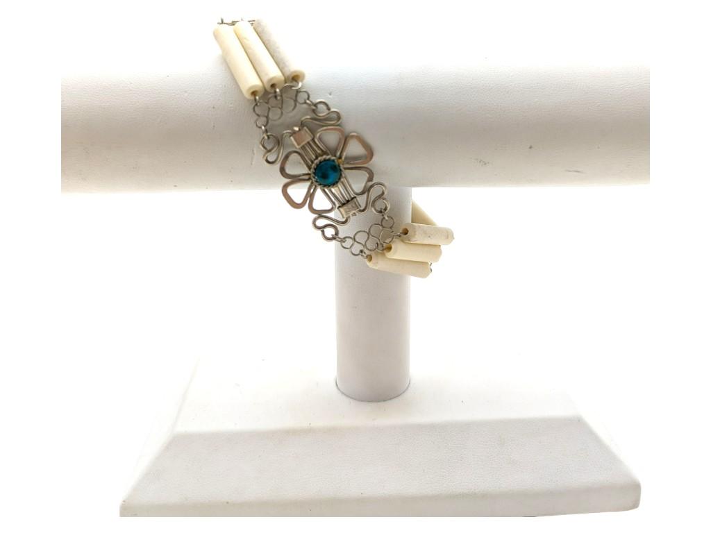 Ladies Flower Bracelet with Blue stone & Cream beads