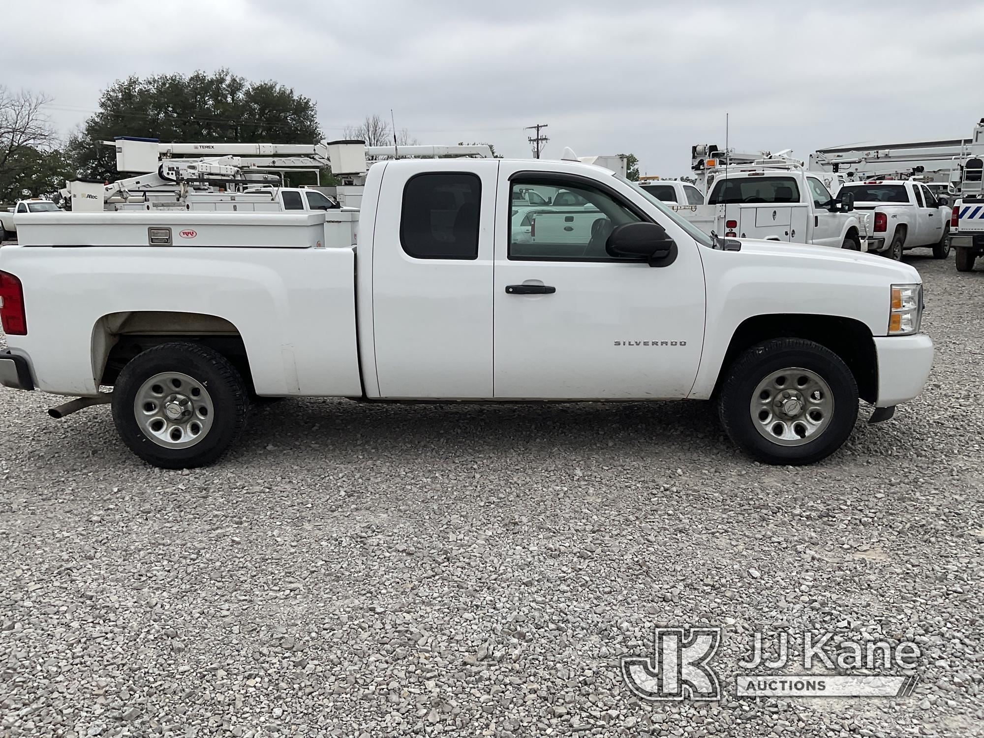(Johnson City, TX) 2011 Chevrolet Silverado 1500 Extended-Cab Pickup Truck, Cooperative owned and ma