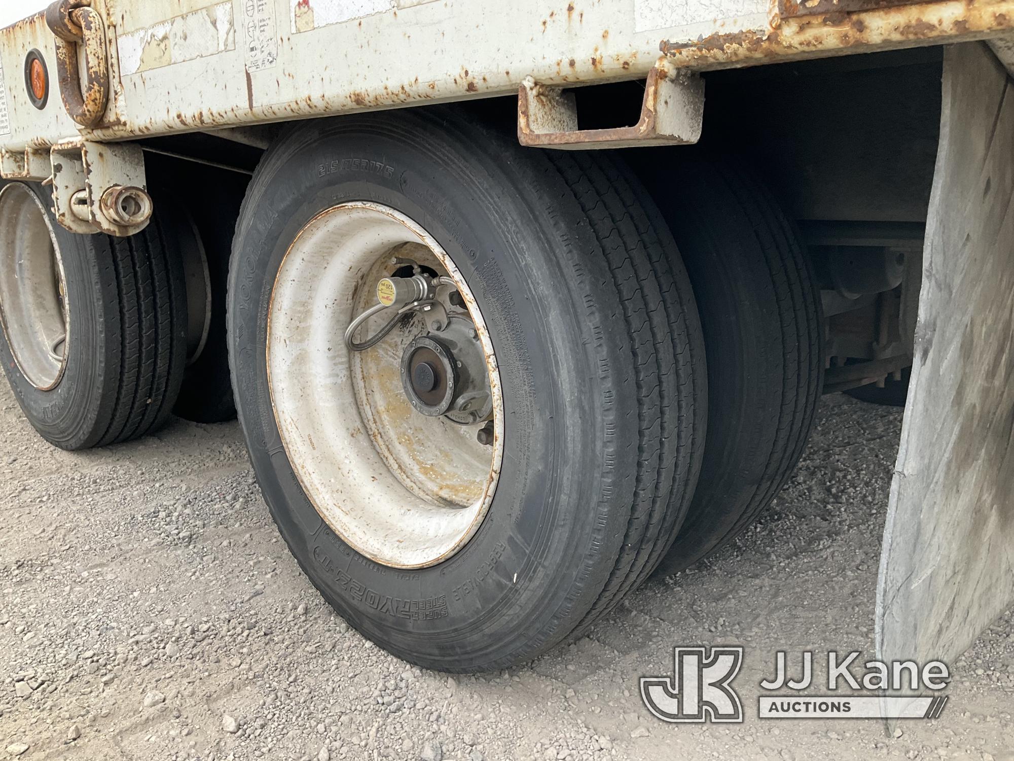 (Jurupa Valley, CA) 2003 Monroe Towmaster T/A Tagalong Flatbed Trailer Trailer Length: 24ft 8in, Tra