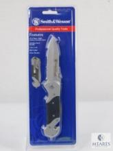 New Smith and Wesson First Responder Knife with Glass Breaker and Belt Cutter