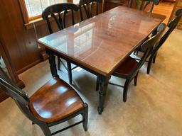 Dining Room Table with 6 chairs