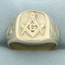 Mens Vintage Masonic Ring In 10k Yellow Gold
