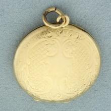 Vintage Etched0 Locket Pendant In 14k Yellow Gold