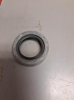 Ih misc oil seals and gaskets