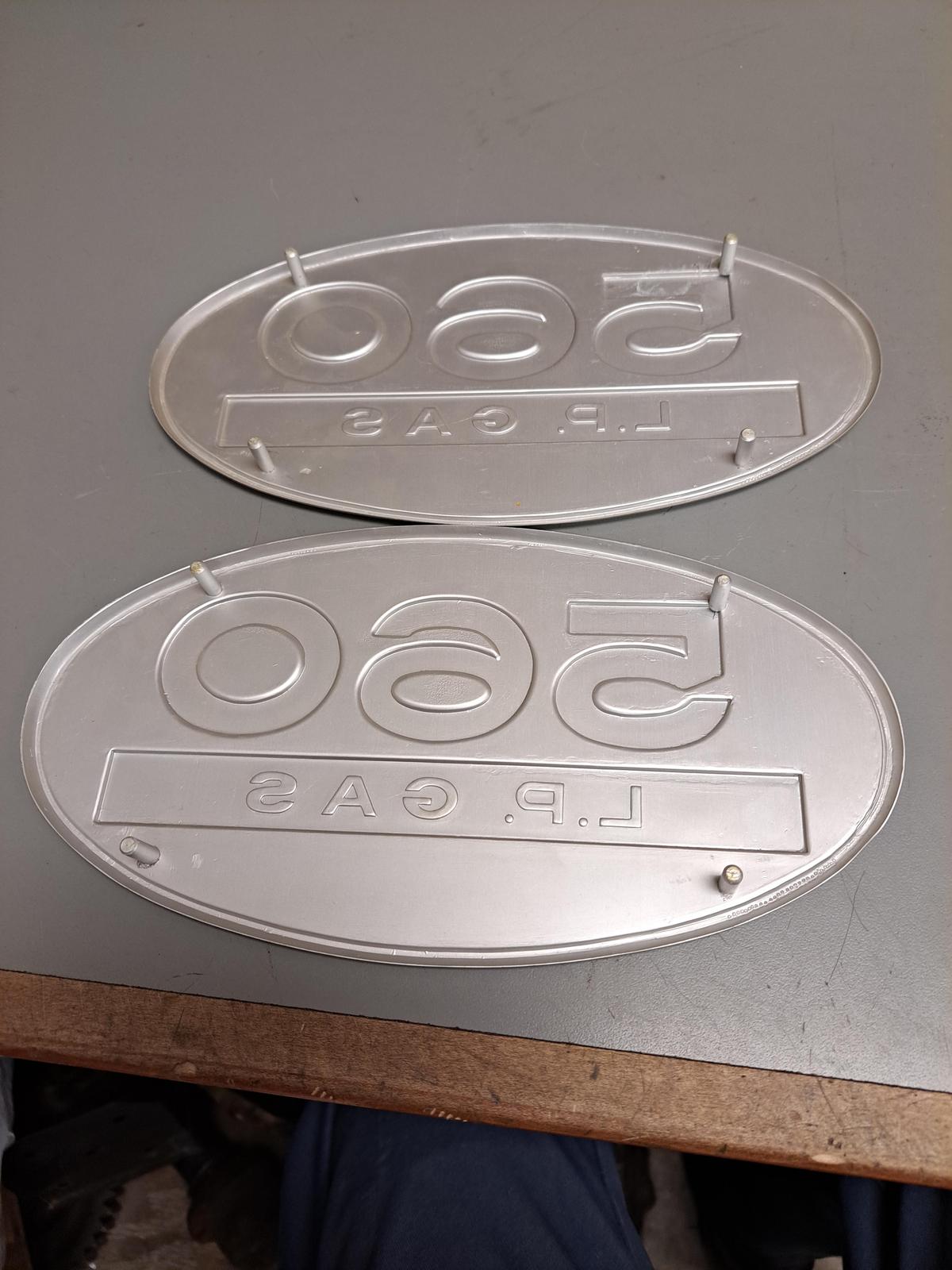 Ih 560 lp gas emblems