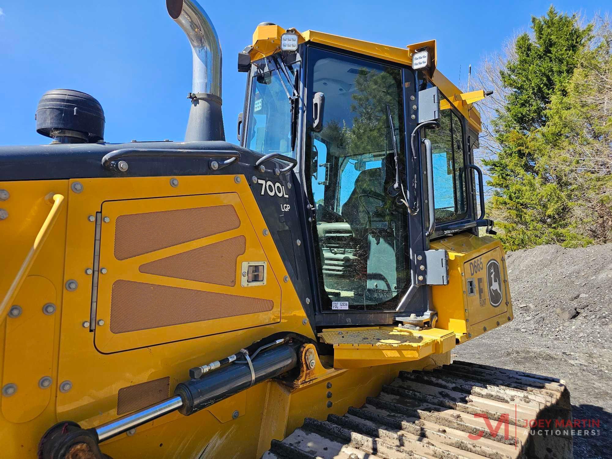 2022 DEERE 700L LGP CRAWLER DOZER