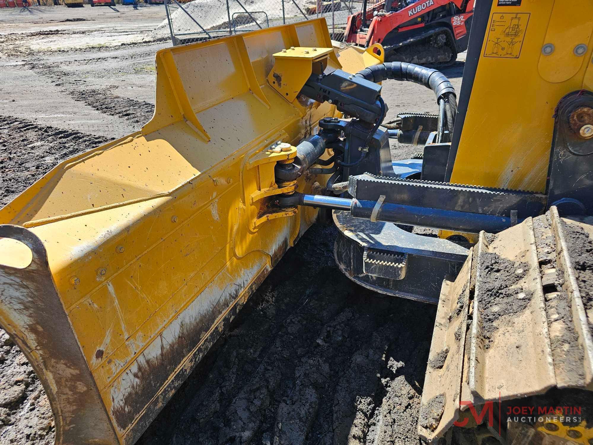 2022 DEERE 700L LGP CRAWLER DOZER