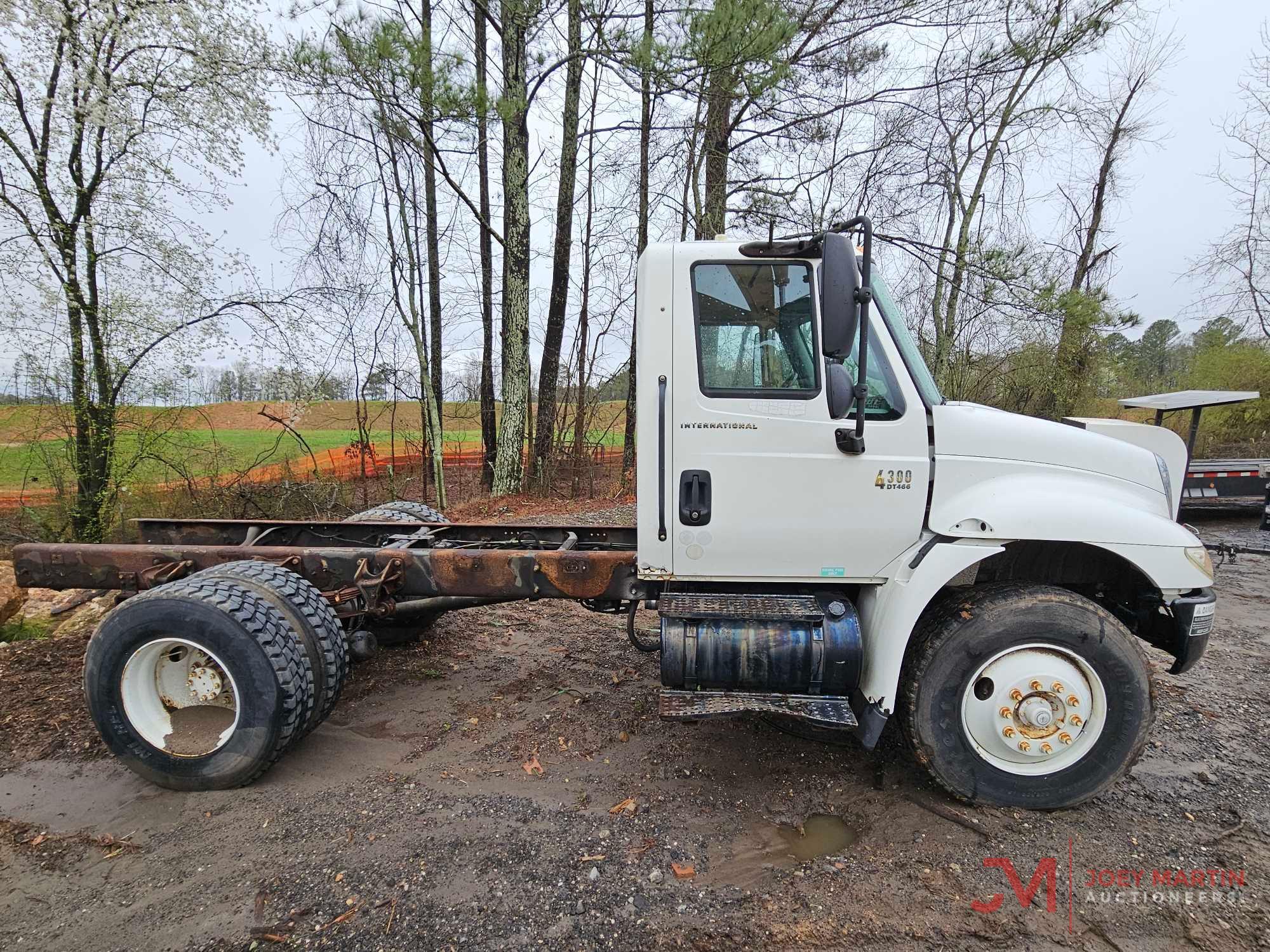 2003 INTERNATIONAL 4300 SBA CAB AND CHASSIS...TRUCK