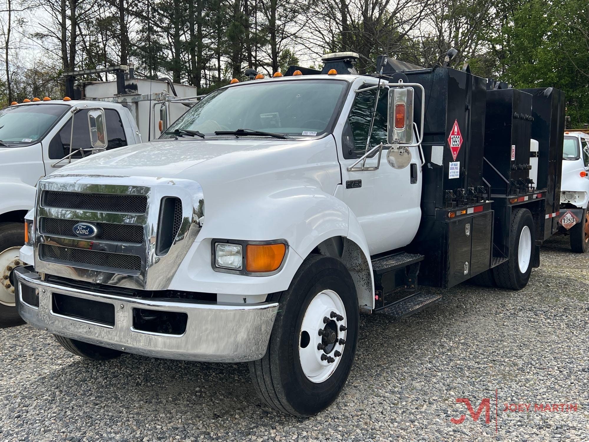 2005 FORD F750 XL SUPER DUTY S/A FUEL AND LUBE TRUCK