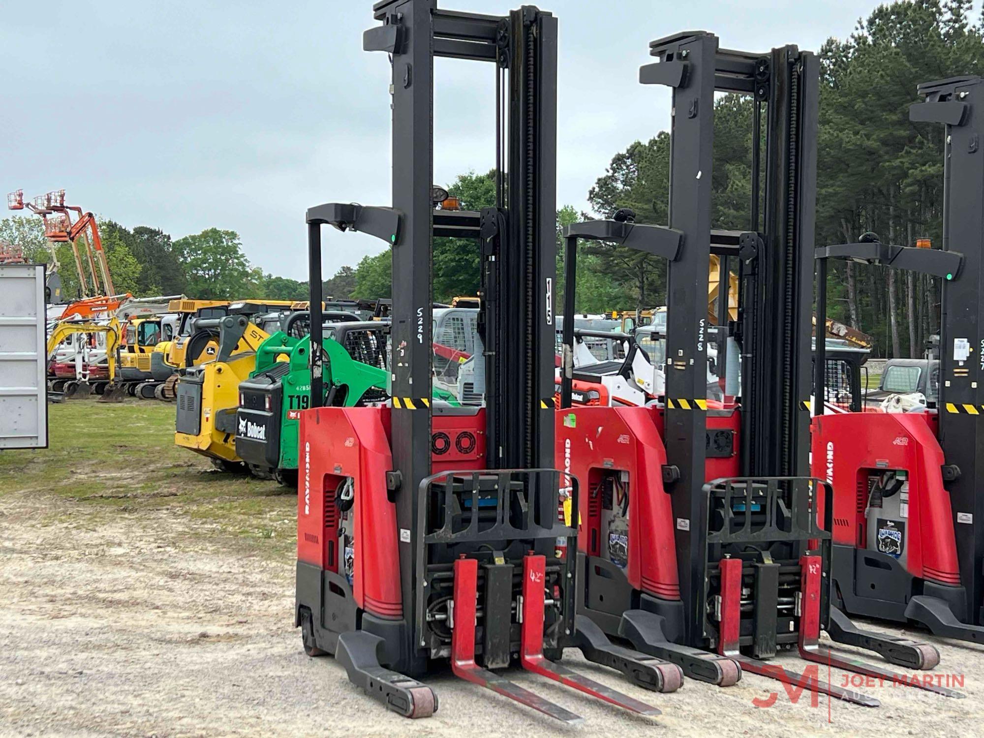 RAYMOND 750-R45TT REACH FORKLIFT