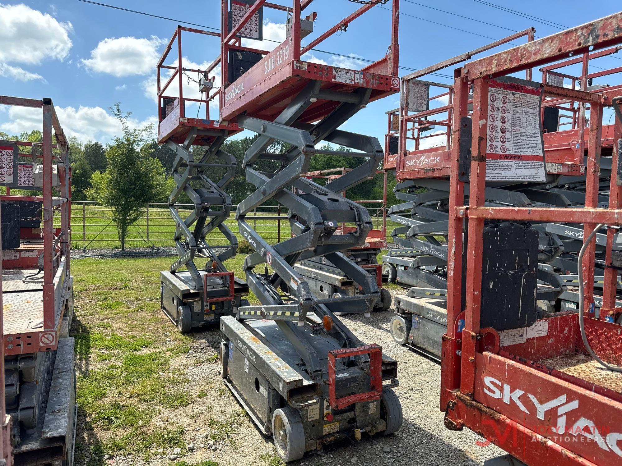 2016 SKYJACK SJIII3219 SCISSOR LIFT