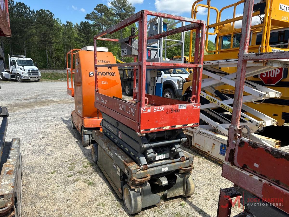 2016 SKYJACK SJIII 3219 SCISSOR LIFT