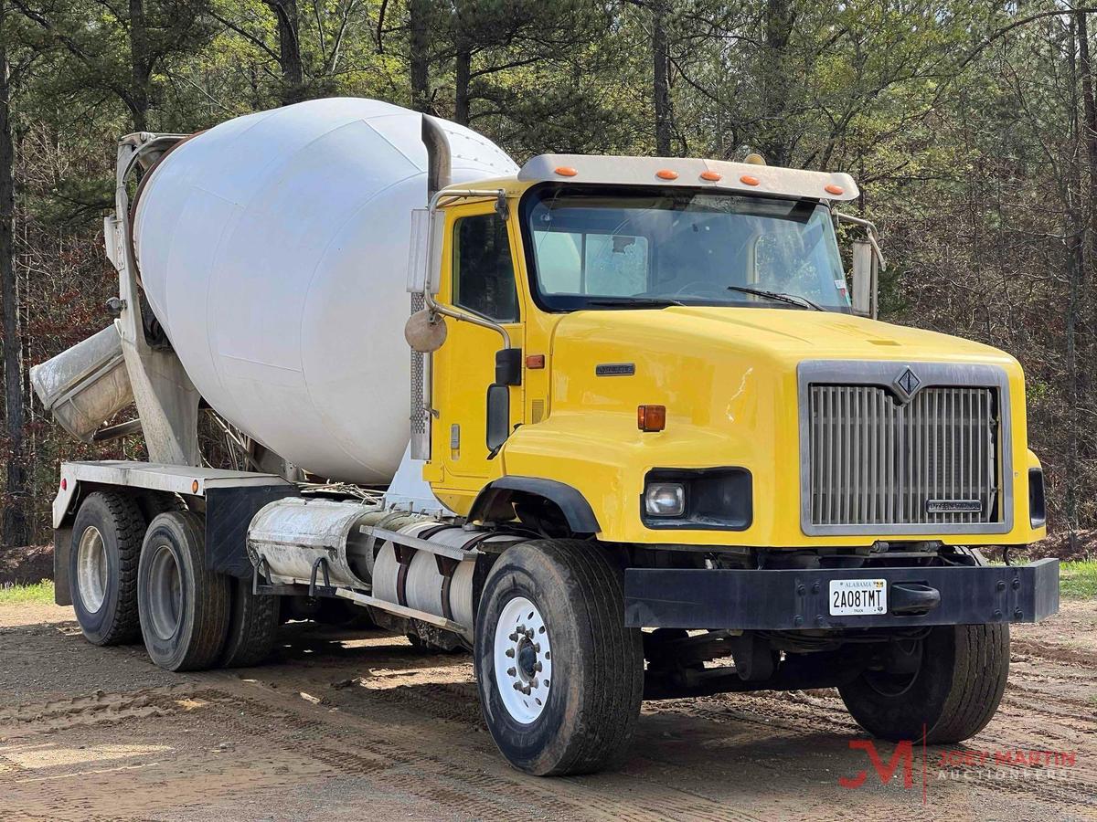 2001 INTERNATIONAL 5600 CONCRETE TRUCK