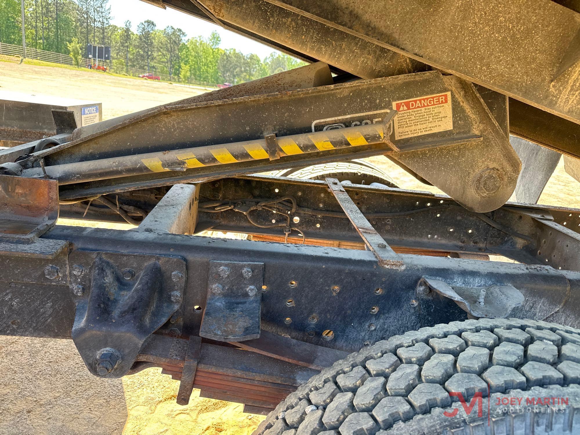 2005 GMC C7500 FLATBED DUMP TRUCK