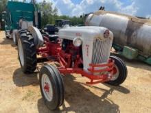 250 - FORD 800 TRACTOR