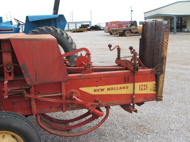 NEW HOLLAND 271 WIRE TIE SQUARE BALER