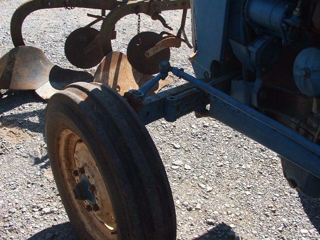 FORD 3000 WITH 5' ROTARY MOWER