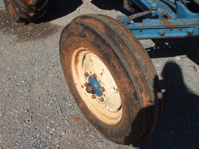 FORD 3000 WITH 5' ROTARY MOWER