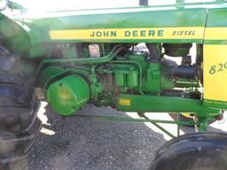 JD 820 2 CYL TRACTOR