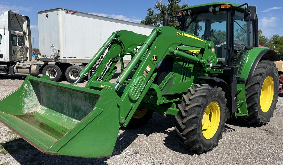 JD 6110M TRACTOR W/ LOADER