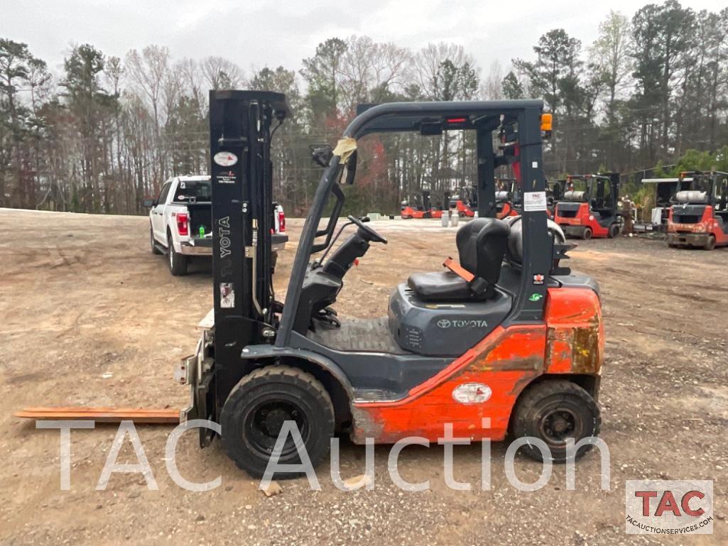 2018 Toyota 8FGU20 4000lb Forklift