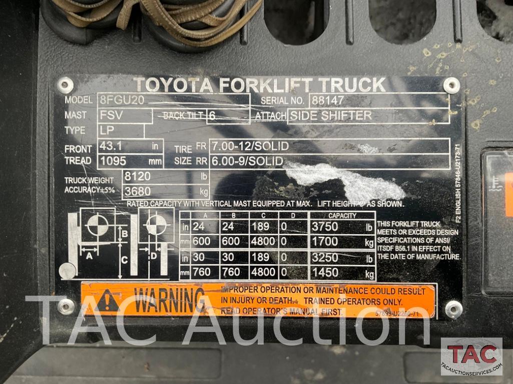 2018 Toyota 8FGU20 4000lb Forklift
