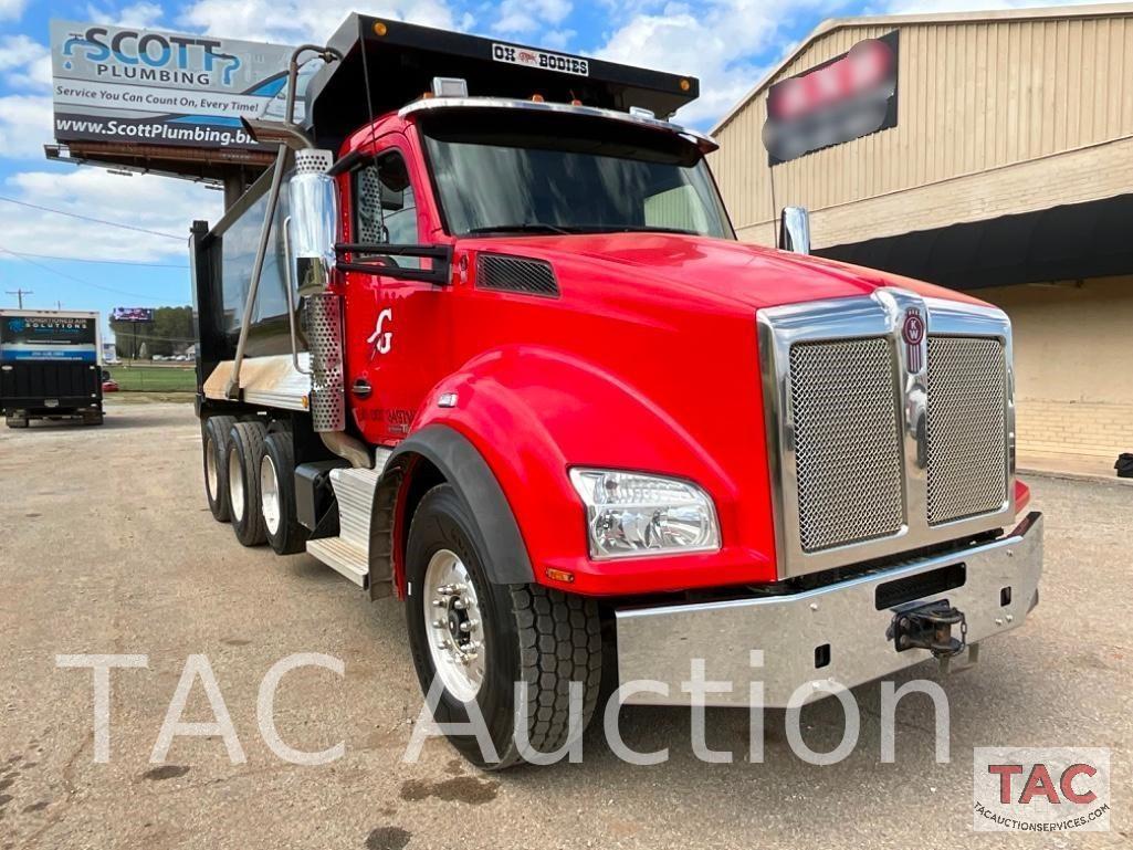 2016 Kenworth T880 Tri-Axle Dump Truck