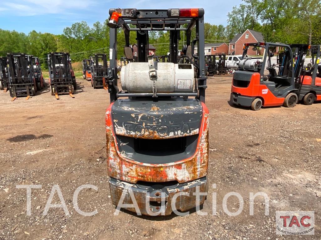 2015 Toyota 8FGCU30 6000lb Forklift