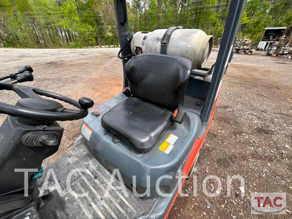 Toyota 8FGCU25 5000lb Forklift