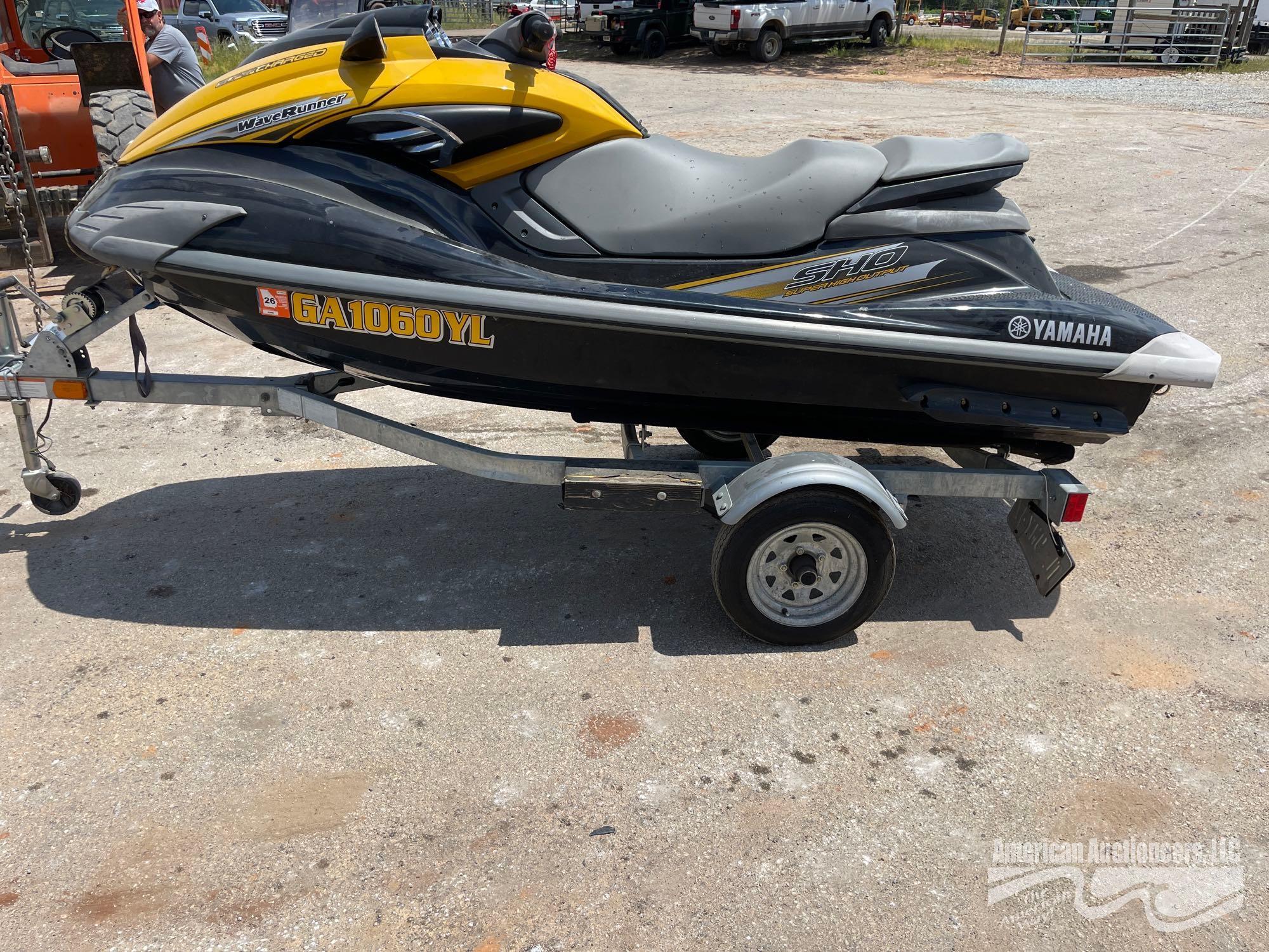 YAMAHA WAVE RUNNER W/TRAILER