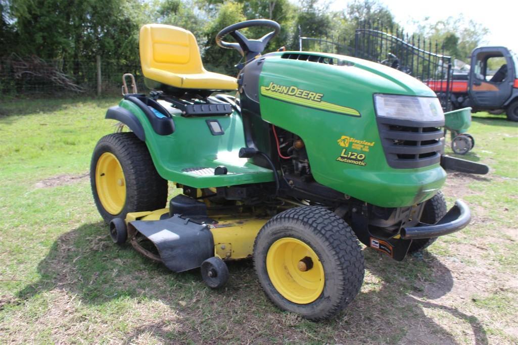 JOHN DEERE L120 RIDING LAWN MOWER