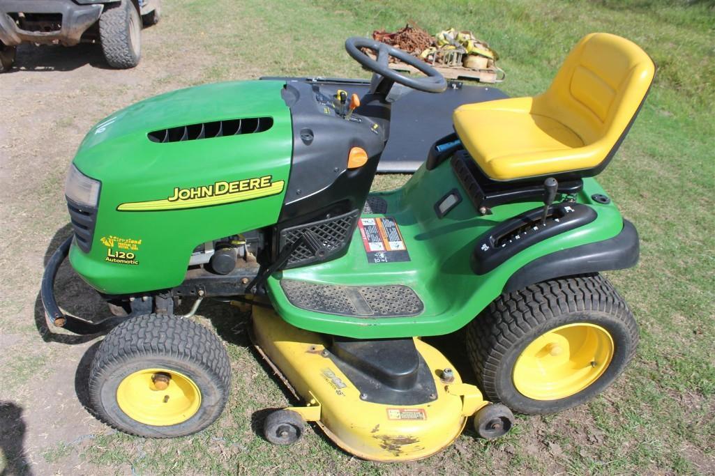 JOHN DEERE L120 RIDING LAWN MOWER